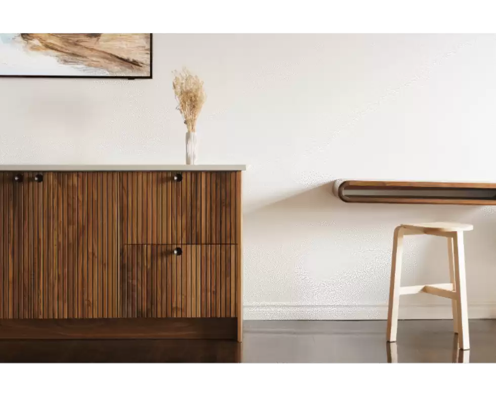 Walnute stripe studio